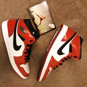 Air Jordan 1 retro "Chicago Bulls" size 12 red black white